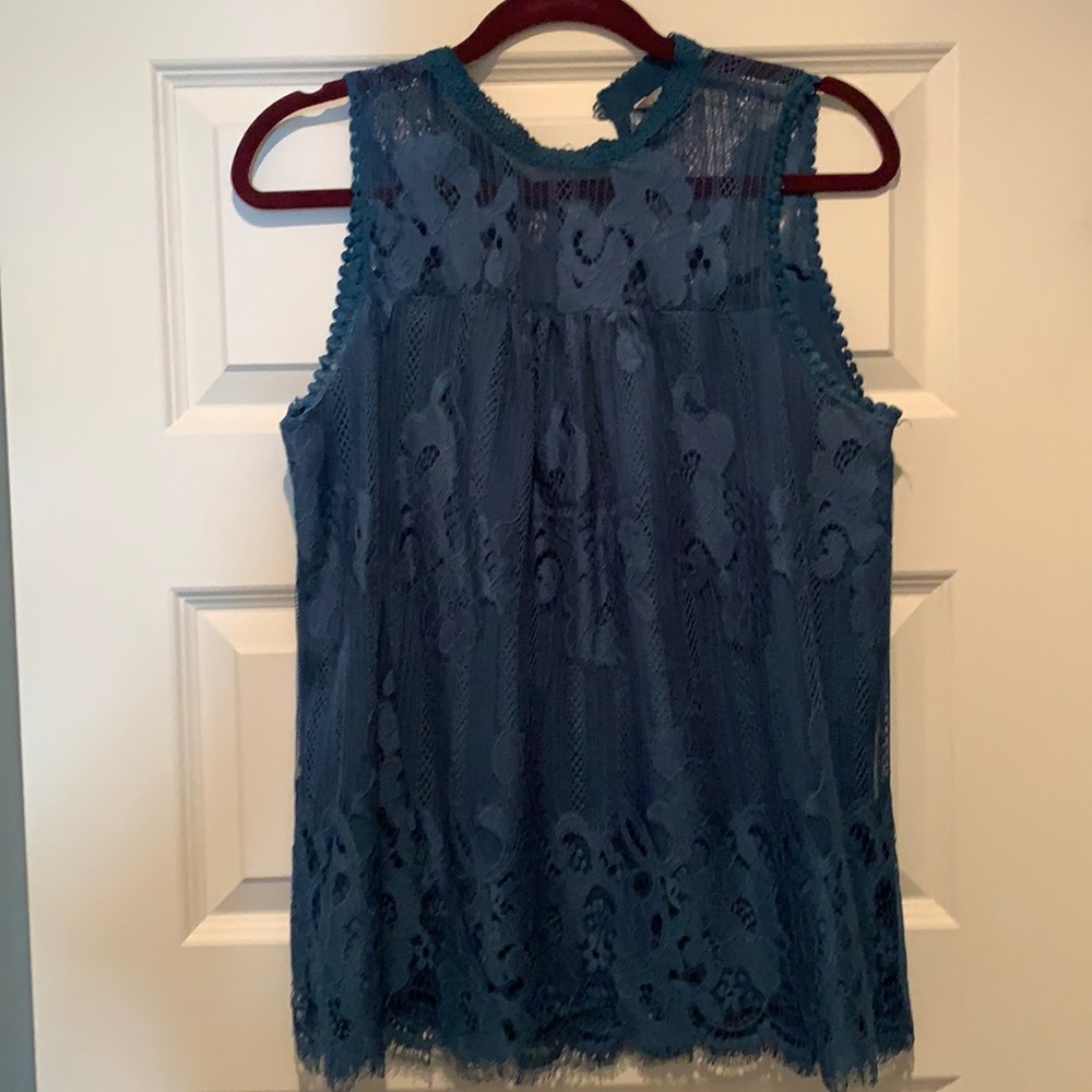 Sleevesless teal top
